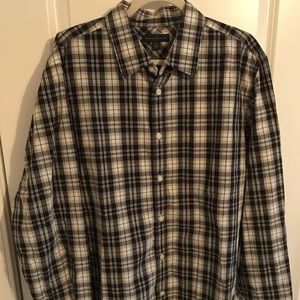 Button Up shirt⚪️⚫️